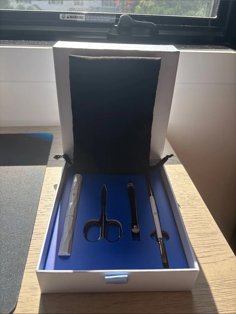 Eyeko Brow Grooming Kit: Brow Brush & Spoolie + Scissors + Tweezers + Brow Razor